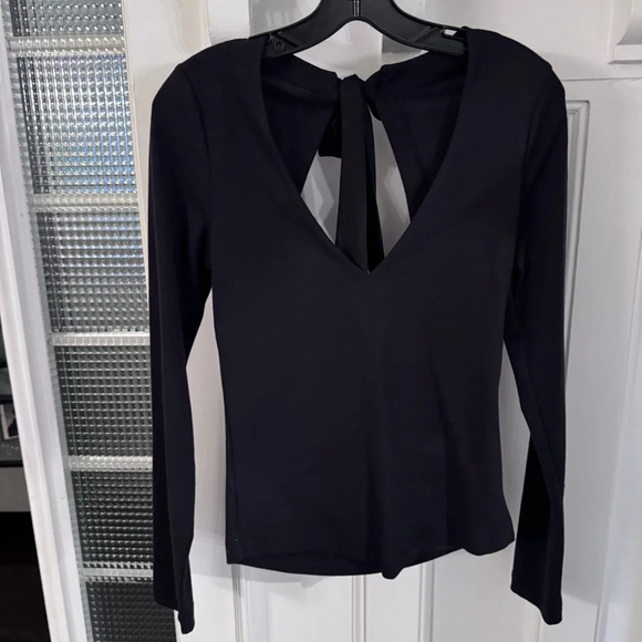 NEW Free People- Black V Neck Long Sleeve, open back  With Bow size medium. - Picture 2 of 10